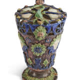A FRENCH PALISSY-STYLE EARTHENWARE PUZZLE-JUG - Foto 3