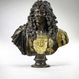 TWO PARCEL-GILT BRONZE BUSTS OF LOUIS XIV AND THE GRAND COND&#201; - photo 4