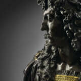 TWO PARCEL-GILT BRONZE BUSTS OF LOUIS XIV AND THE GRAND COND&#201; - фото 6