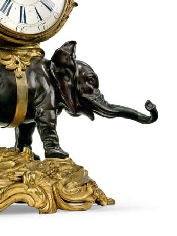 A LOUIS XV PATINATED-BRONZE AND ORMOLU MANTEL CLOCK `A L`ELEPHANT` - photo 4