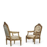 A PAIR OF LATE LOUIS XV GILT WALNUT AND WHITE-PAINTED FAUTEUILS - photo 3