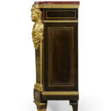 A PAIR OF LATE LOUIS XV ORMOLU-MOUNTED, BRASS-INLAID, JAPANESE LACQUER AND EBONY MEUBLES A HAUTEUR D`APPUI - фото 4
