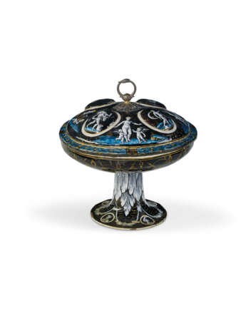 A LIMOGES ENAMEL COVERED TAZZA DEPICTING GODS AND HEROES - photo 1