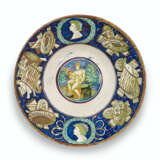 A LARGE GUBBIO MAIOLICA DATED GOLD AND RUBY LUSTRED DISH - photo 1
