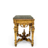 A PAIR OF ITALIAN GILTWOOD CONSOLE TABLES - Foto 2