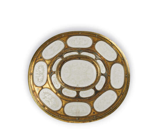 A SILVER-GILT AND POLYCHROME ENAMEL-MOUNTED GLASS CHARGER - photo 4