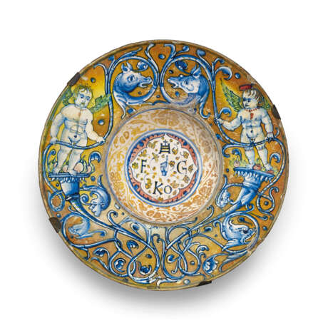 A GUBBIO MAIOLICA GOLD AND RUBY-LUSTRED TONDINO - фото 1