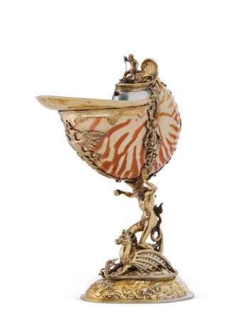 A GERMAN SILVER-GILT MOUNTED NAUTILUS CUP - photo 1