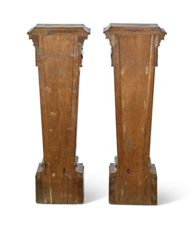 A PAIR OF FRENCH OAK AND PARCEL-EBONIZED PEDESTALS - photo 3
