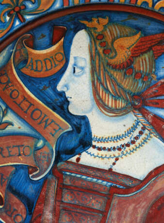 A DERUTA MAIOLICA GOLD AND RUBY LUSTRED ‘BELLA DONNA’ CHARGER - photo 2