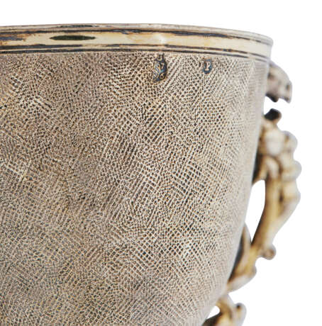 AN AUSTRIAN PARCEL-GILT SILVER WAGER CUP - фото 4