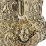 A GERMAN RENAISSANCE SILVER-GILT CUP AND COVER OR BUCKELPOKAL - фото 2