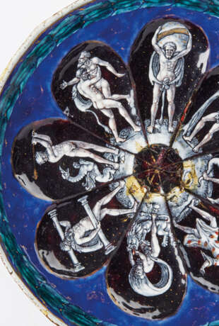 A LOBED LIMOGES ENAMEL TAZZA DEPICTING EIGHT OF THE TWELVE LABORS OF HERCULES - Foto 4