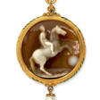 A CIRCULAR SARDONYX CAMEO REPRESENTING A HORSEMAN - Prix ​​des enchères