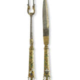 A DUTCH BASSE-TAILLE ENAMELLED GOLD WEDDING FORK AND KNIFE - Foto 2
