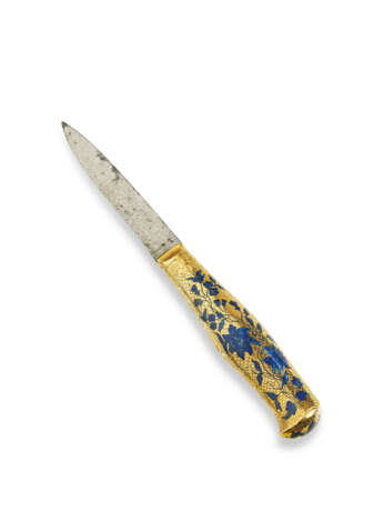 A SWEDISH ENAMELED GOLD POIGNARD KNIFE - photo 1