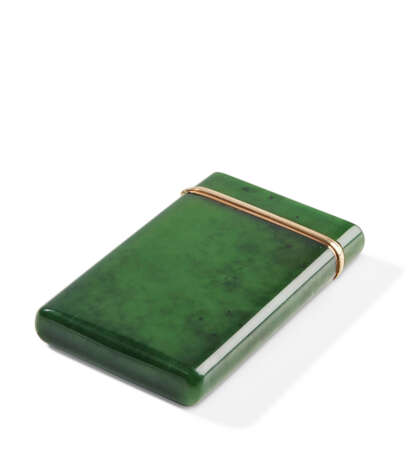 A CONTINENTAL GOLD-MOUNTED NEPHRITE CARD HOLDER - Foto 2