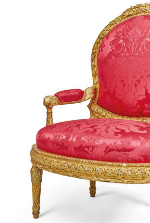 A PAIR OF FRENCH GILTWOOD FAUTEUILS - Foto 9