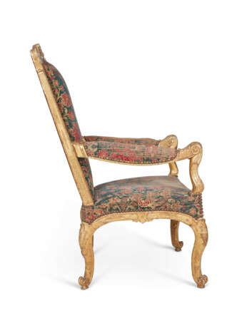 A REGENCE GILTWOOD FAUTEUIL - photo 4