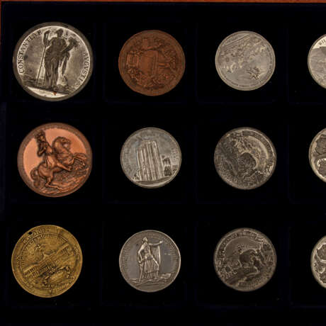 Medaillen - Konvolut von 12 Stück, - photo 2