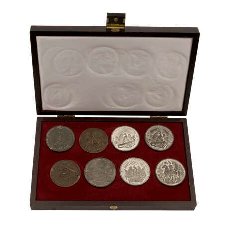 Preussen - 8 Medaillen mit diversen - photo 1
