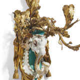 A PAIR OF FRENCH ORMOLU AND PORCELAIN-MOUNTED THREE-BRANCH WALL-LIGHTS - фото 3