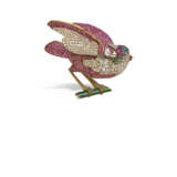 AN ANTIQUE RUBY, EMERALD, ENAMEL AND DIAMOND TREMBLEUSE BROOCH OF A PERCHED BIRD - Foto 1