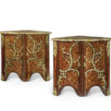 A PAIR OF REGENCE ORMOLU-MOUNTED AMARANTH, AND SATINWOOD PARQUETRY ENCOIGNURES - фото 1