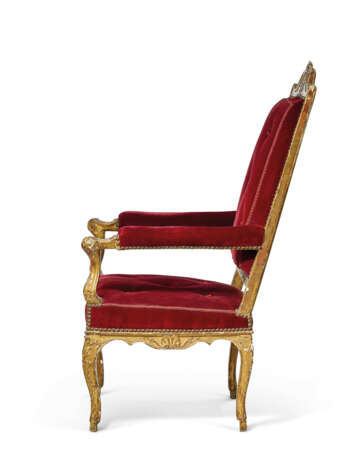 A PAIR OF REGENCE GILTWOOD FAUTEUILS - фото 4