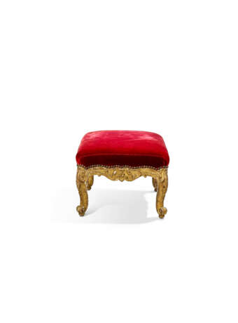 A LOUIS XV GILTWOOD TABOURET - фото 4
