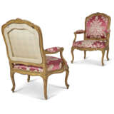 A PAIR OF LOUIS XV GILTWOOD FAUTEUILS - photo 2