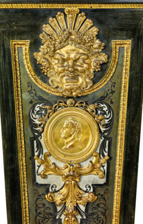 A PAIR OF NAPOLEON III ORMOLU-MOUNTED, PEWTER AND BRASS `BOULLE`-INLAID EBONY AND EBONIZED PEDESTALS - фото 5