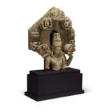 A BUFF SANDSTONE BUST OF VISHNU - фото 3