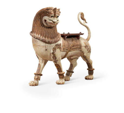 A MONUMENTAL PAINTED WOOD FIGURE OF A LION - Foto 2