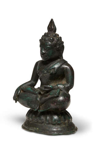 A SMALL BRONZE FIGURE OF BUDDHA - photo 3