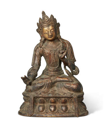 A GILT-BRONZE FIGURE OF A BODHISATTVA - photo 1