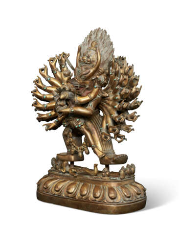 A LARGE GILT-BRONZE FIGURE OF VAJRABHAIRAVA - photo 2