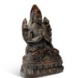 A BRONZE FIGURE OF TSONGKHAPPA - photo 3