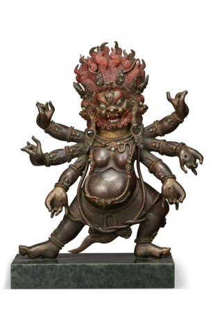 A BRONZE FIGURE OF A WRATHFUL PROTECTOR - photo 1