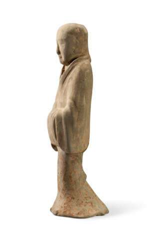 A LARGE PAINTED POTTERY FIGURE OF AN ATTENDANT - Foto 3