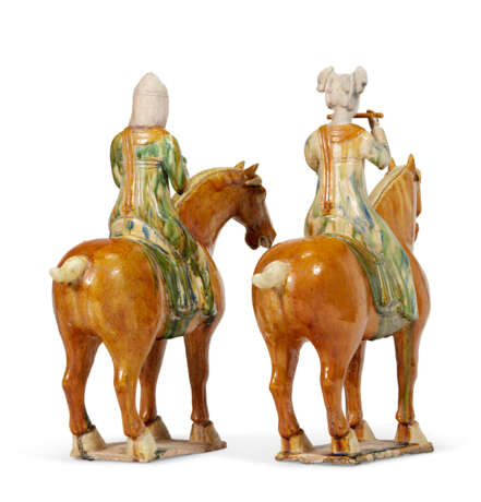 A PAIR OF TANG-STYLE SANCAI-GLAZED POTTERY FIGURES OF EQUESTRIAN MUSICIANS - фото 4