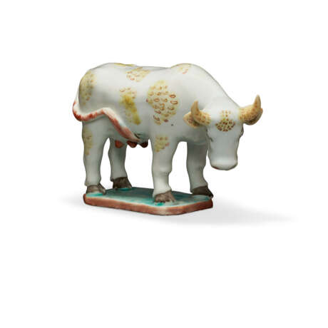 A FAMILLE ROSE FIGURE OF A COW - photo 1