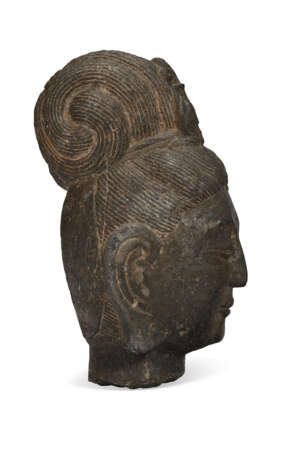 A CARVED STONE HEAD OF BODHISATTVA - фото 3