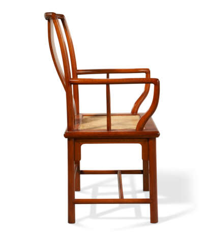A SET OF SIX TEAK SIDE CHAIRS AND A PAIR OF TEAK ARMCHAIRS - фото 5