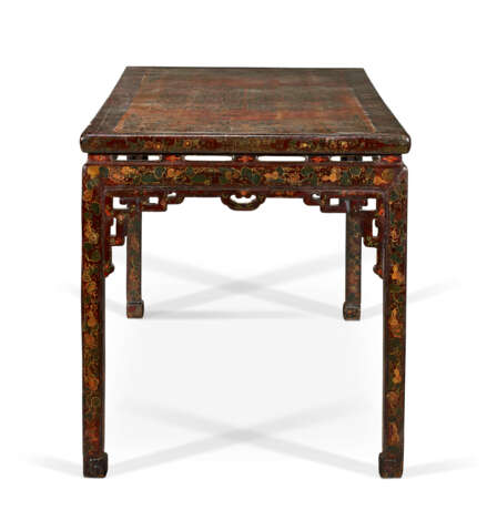 A GILT, POLYCHROME AND BLACK LACQUER PAINTING TABLE - photo 4
