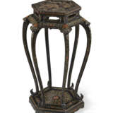 A PAIR OF GILT, POLYCHROME AND BLACK LACQUER 'DRAGON' INCENSE STANDS - фото 3