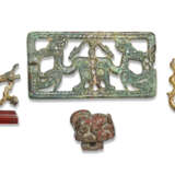FOUR SMALL BRONZE OBJECTS - Foto 1