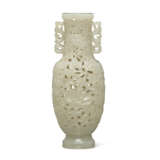 A SMALL PALE GREYISH-WHITE JADE RETICULATED VASE - фото 2