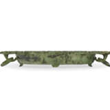 A MUGHAL-STYLE SPINACH-GREEN JADE OVAL TRAY - фото 2