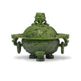 A SPINACH-GREEN JADE ARCHAISTIC TRIPOD CENSER AND COVER - photo 4